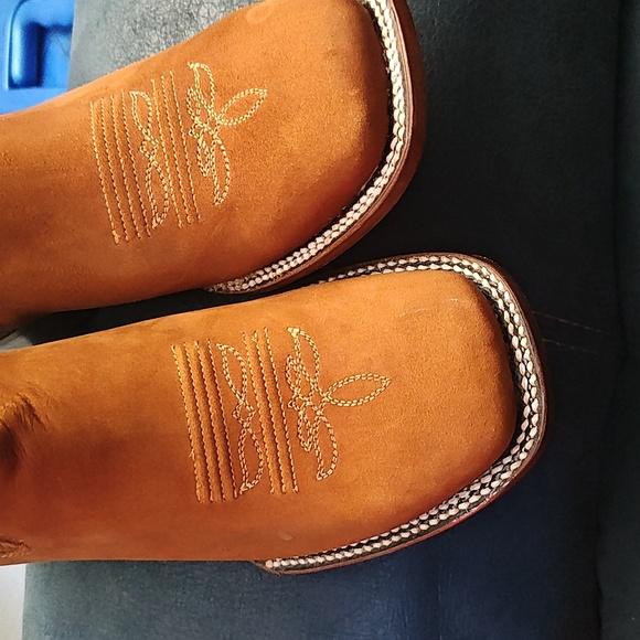 Boots - Picture 5 of 7